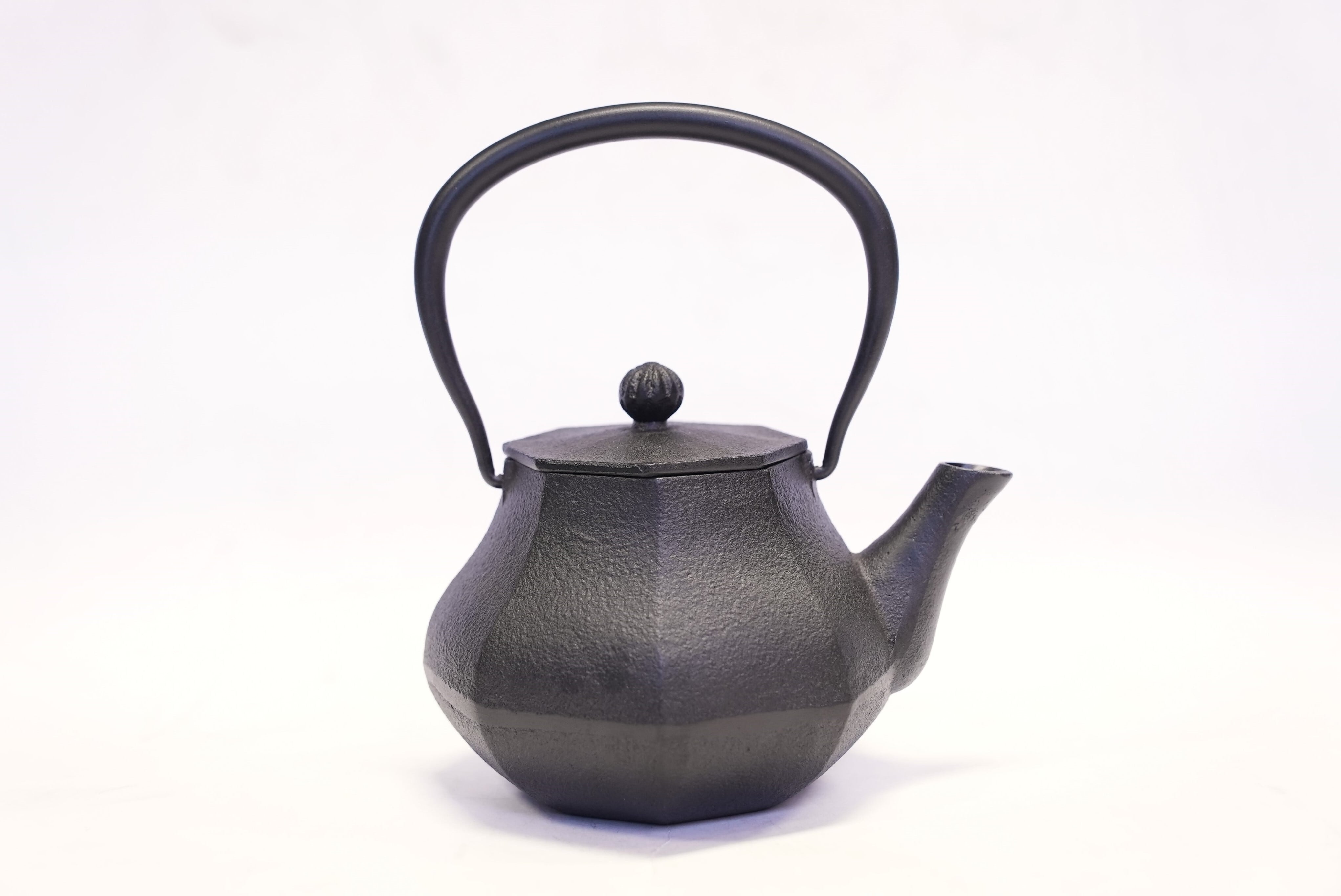南部鉄器の鉄瓶 みやび 黒 0.4L 六点組｜岩手・奥州 及富（法人・施設様向け）